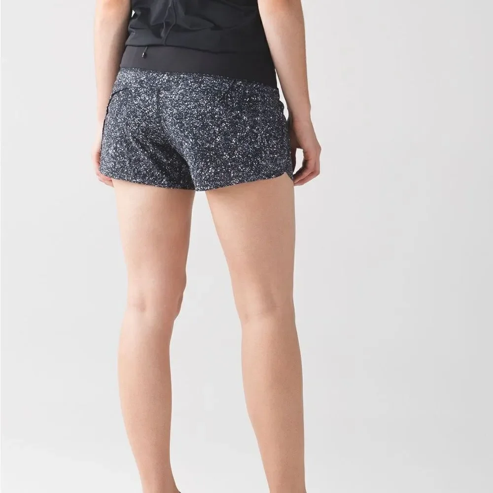 Lululemon Run Times Short in Mini Splatter White Black Size 6